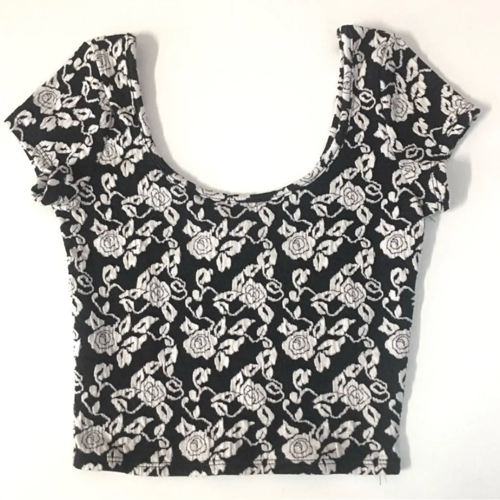 LA hearts crop short sleeve top